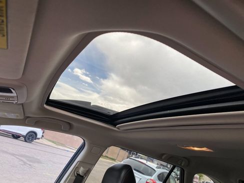 Used 2017 Subaru Outback 3.6R Limited image 25