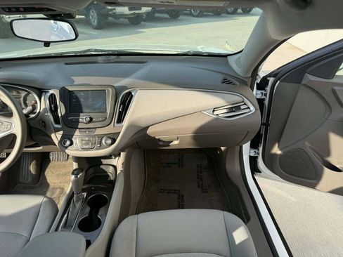 Used 2017 Chevrolet Malibu LS FWD image 13