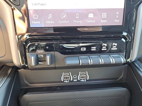 New 2026 RAM 3500 Big Horn AWD/4WD image 19