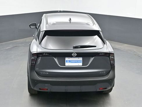 Used 2025 Nissan Kicks SV AWD/4WD image 35