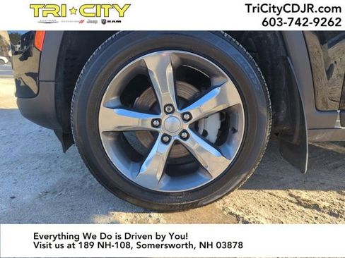 Used 2022 Jeep Grand Cherokee Limited image 32