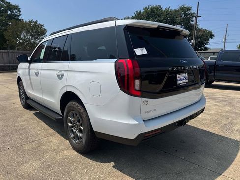New 2026 Ford Expedition Active RWD image 4