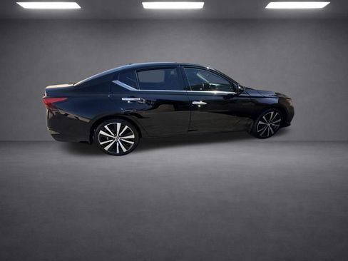 Used 2020 Nissan Altima 2.5 Platinum FWD image 18