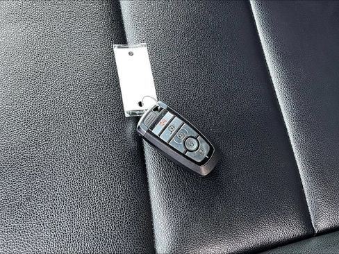Used 2020 Ford Explorer XLT w/ Equipment Group 202A AWD/4WD image 35