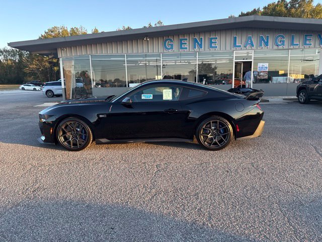 New 2026 Ford Mustang Dark Horse SC w/ Carbon Fiber Exterior Package RWD image 1