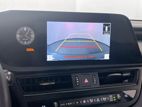 Used 2023 Lexus ES 350 w/ Premium Package FWD image 12