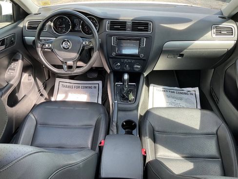 Used 2017 Volkswagen Jetta SE FWD image 19