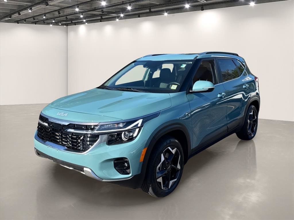 Certified 2025 Kia Seltos EX w/ EX Sunroof Package AWD/4WD image 4