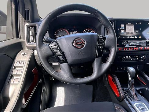 Used 2026 Nissan Frontier PRO-4X AWD/4WD image 6