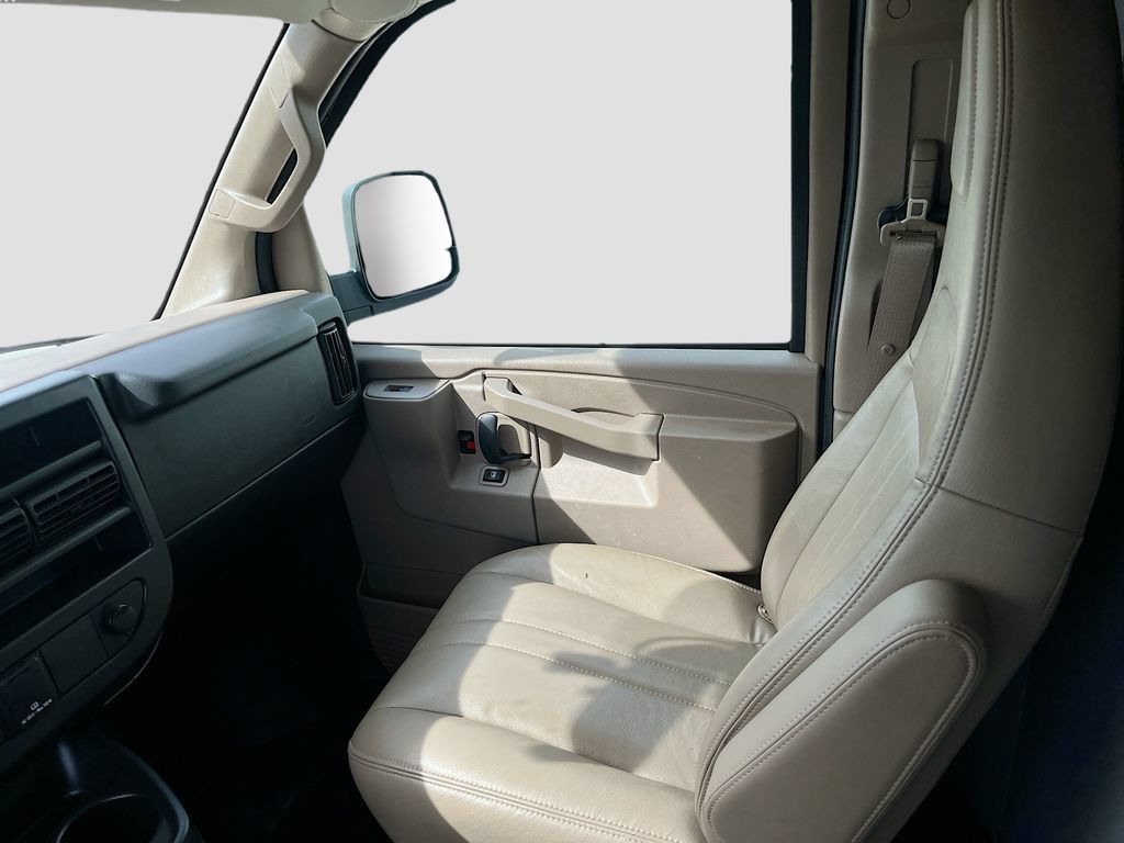 Used 2024 Chevrolet Express 2500 w/ Driver Convenience Package RWD image 21