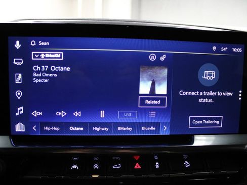 Used 2025 Chevrolet Silverado 1500 LT Trail Boss w/ Convenience Package II image 18