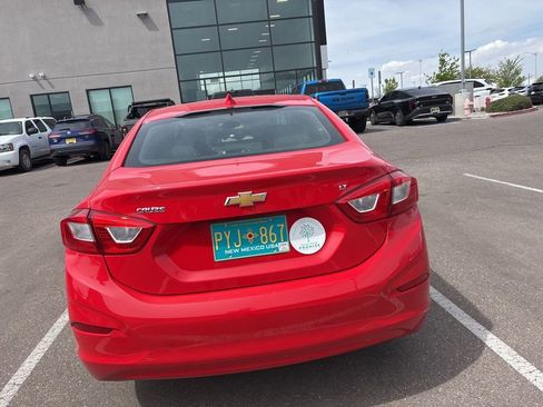 Used 2018 Chevrolet Cruze LT image 16