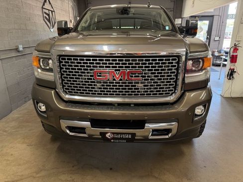 Used 2015 GMC Sierra 2500 Denali w/ Duramax Plus Package AWD/4WD image 3