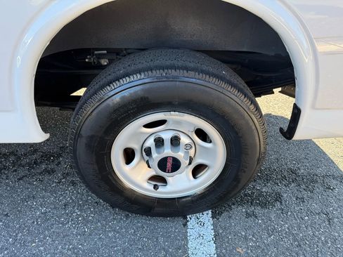 Used 2022 GMC Savana 2500 Regular Van 3D w/ Communications Package image 22