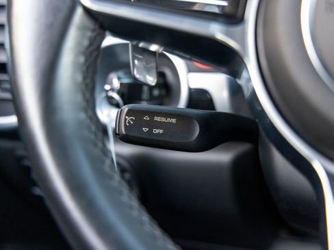 Used 2016 Porsche Cayenne image 31