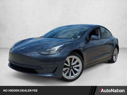 Used 2022 Tesla Model 3 Standard Range RWD image 1
