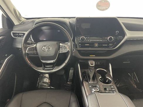 Used 2023 Toyota Highlander Platinum AWD/4WD image 14
