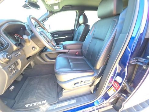 Used 2022 Nissan Titan PRO-4X w/ Pro-4x Convenience Package image 13