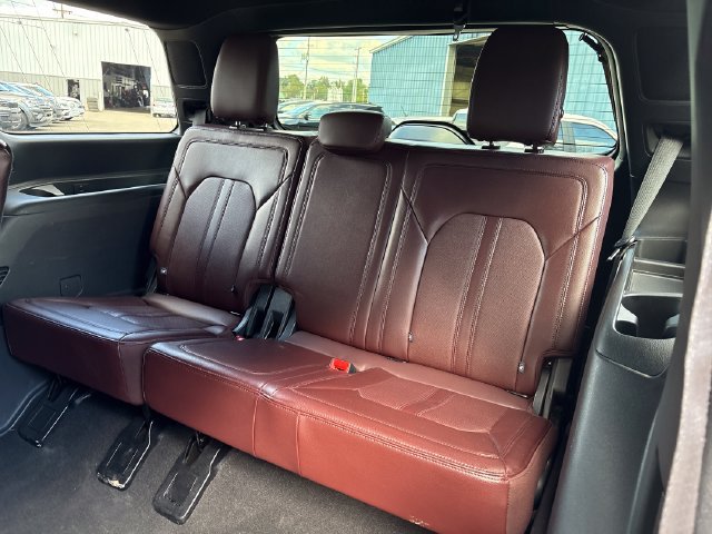 Used 2024 Ford Expedition Limited AWD/4WD image 23