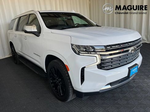 Used 2021 Chevrolet Suburban Premier w/ Premium Package AWD/4WD image 30