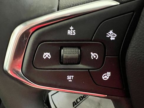 New 2025 Chevrolet Trax LT w/ Sunroof Package image 18