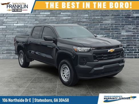 Used 2024 Chevrolet Colorado W/T w/ Technology Package AWD/4WD image 8