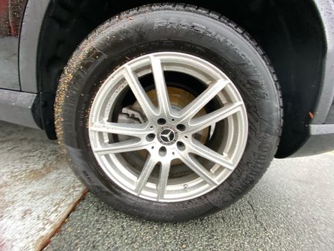 Used 2025 Mercedes-Benz GLC 300 4MATIC image 22