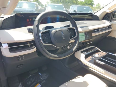New 2027 Lincoln Navigator L Reserve AWD/4WD image 13