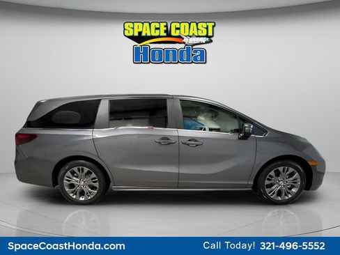 New 2026 Honda Odyssey Touring image 2