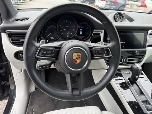 Used 2022 Porsche Macan AWD/4WD image 18