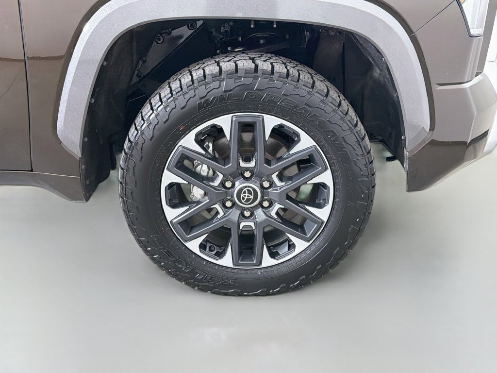 Used 2024 Toyota Tundra Limited AWD/4WD image 27