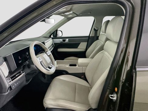 Used 2025 Hyundai Santa Fe SEL FWD image 13