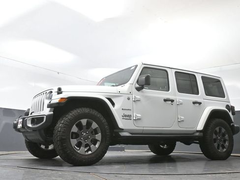 Used 2018 Jeep Wrangler Unlimited Sahara AWD/4WD image 49