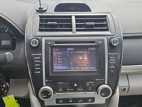Used 2014 Toyota Camry LE FWD image 10
