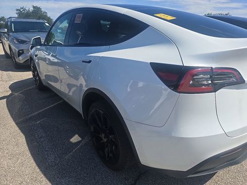Used 2023 Tesla Model Y Long Range AWD/4WD image 7
