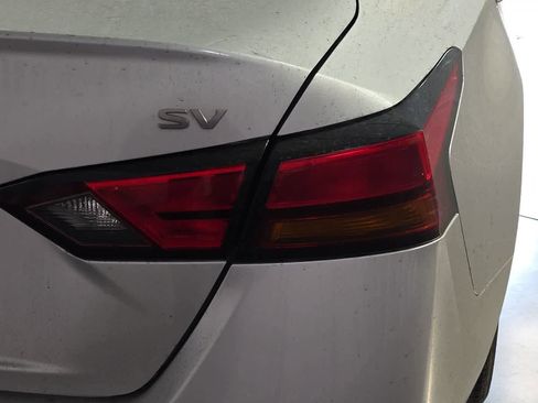 Used 2024 Nissan Altima 2.5 SV FWD image 13