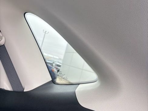 Used 2024 Ford Edge SEL image 34