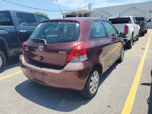 Used 2009 Toyota Yaris 2-Door Hatchback FWD image 5