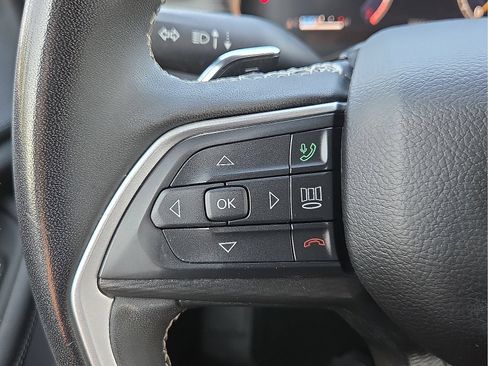 Used 2024 Jeep Grand Cherokee Laredo X RWD image 19