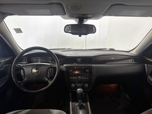 Used 2014 Chevrolet Impala LT w/ LT Sunroof Package FWD image 2