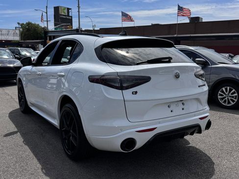 Used 2021 Alfa Romeo Stelvio Ti Sport image 5