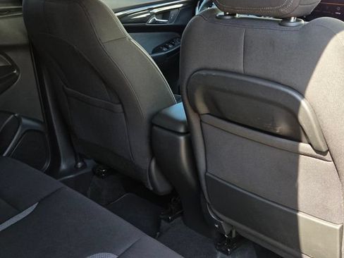 Used 2025 Chevrolet TrailBlazer LT AWD/4WD image 41