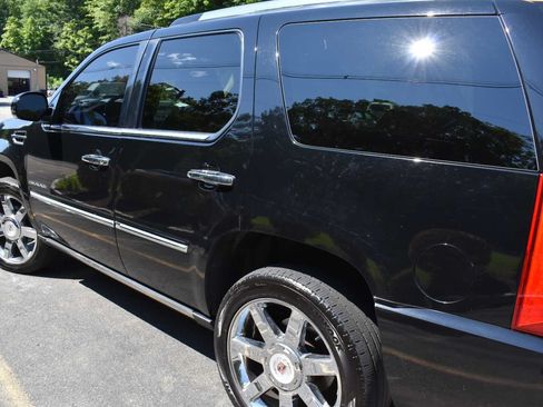 Used 2011 Cadillac Escalade Premium AWD/4WD image 49