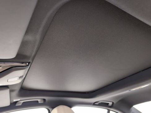 New 2025 BMW 330i Sedan w/ Premium Package image 20