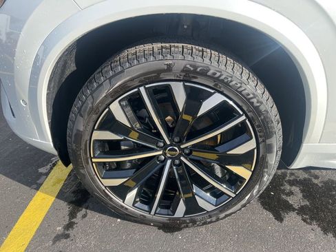 New 2026 Volvo XC90 B6 Ultra w/ Lounge Package AWD/4WD image 9