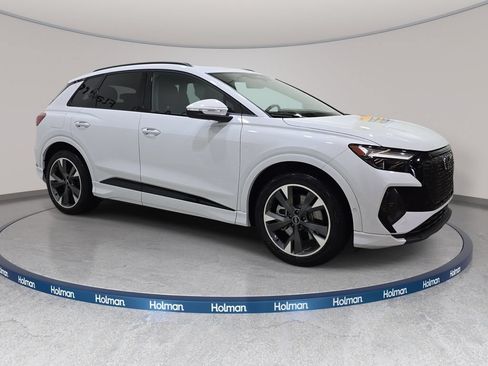 Used 2024 Audi Q4 e-tron Premium Plus w/ Premium Plus AWD/4WD image 5