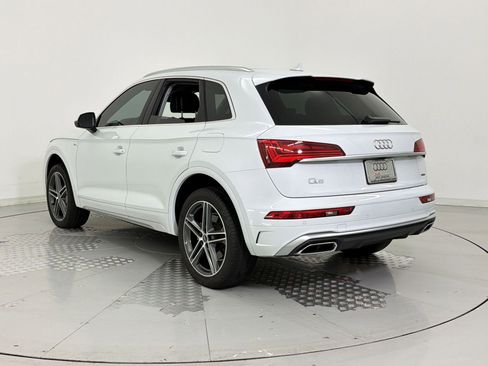 Certified 2024 Audi Q5 e Premium Plus AWD/4WD image 3