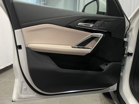 Used 2025 BMW X1 xDrive28i w/ Convenience Package image 12