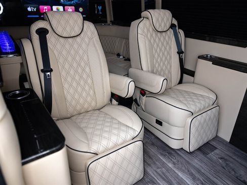 Used 2023 Mercedes-Benz Sprinter 3500 w/ Parking Package image 20