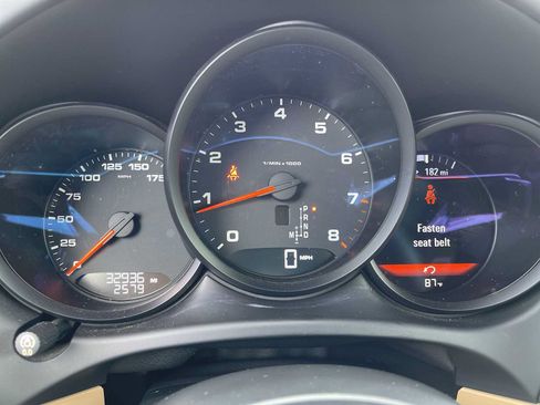 Used 2018 Porsche Macan Sport Edition AWD/4WD image 10
